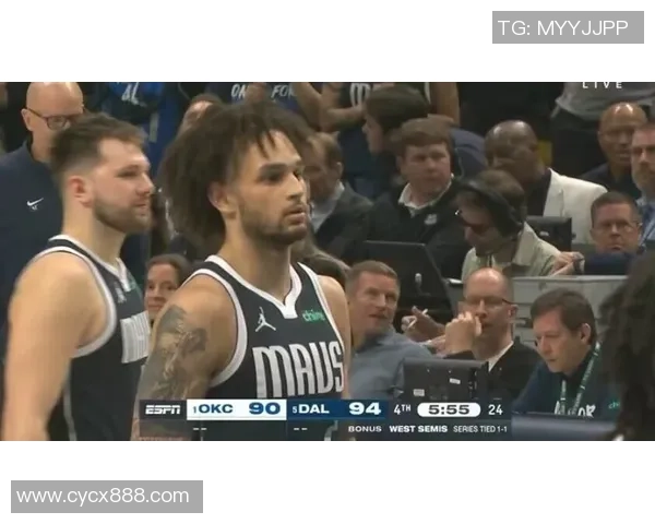 莱夫利强势突破上演背扣暴击强打海斯完成2加1点燃全场激情